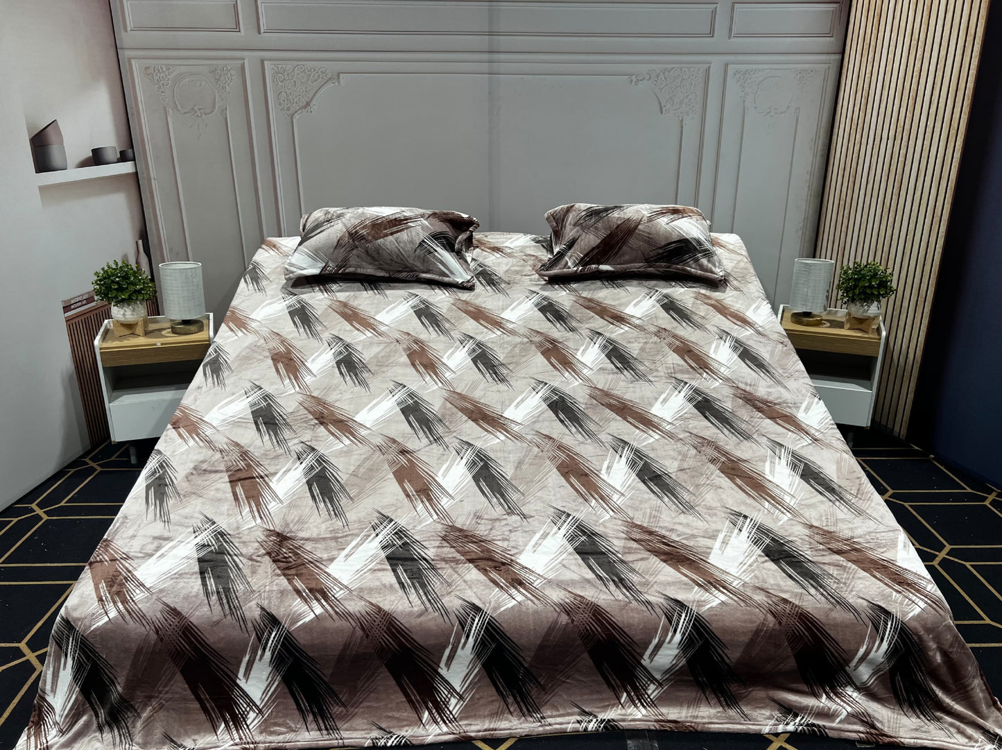 TITLIS Warm Double Bedsheet with 2 Pillow Covers - President (Pack of 20 Sets of Assorted Colors & Designs)